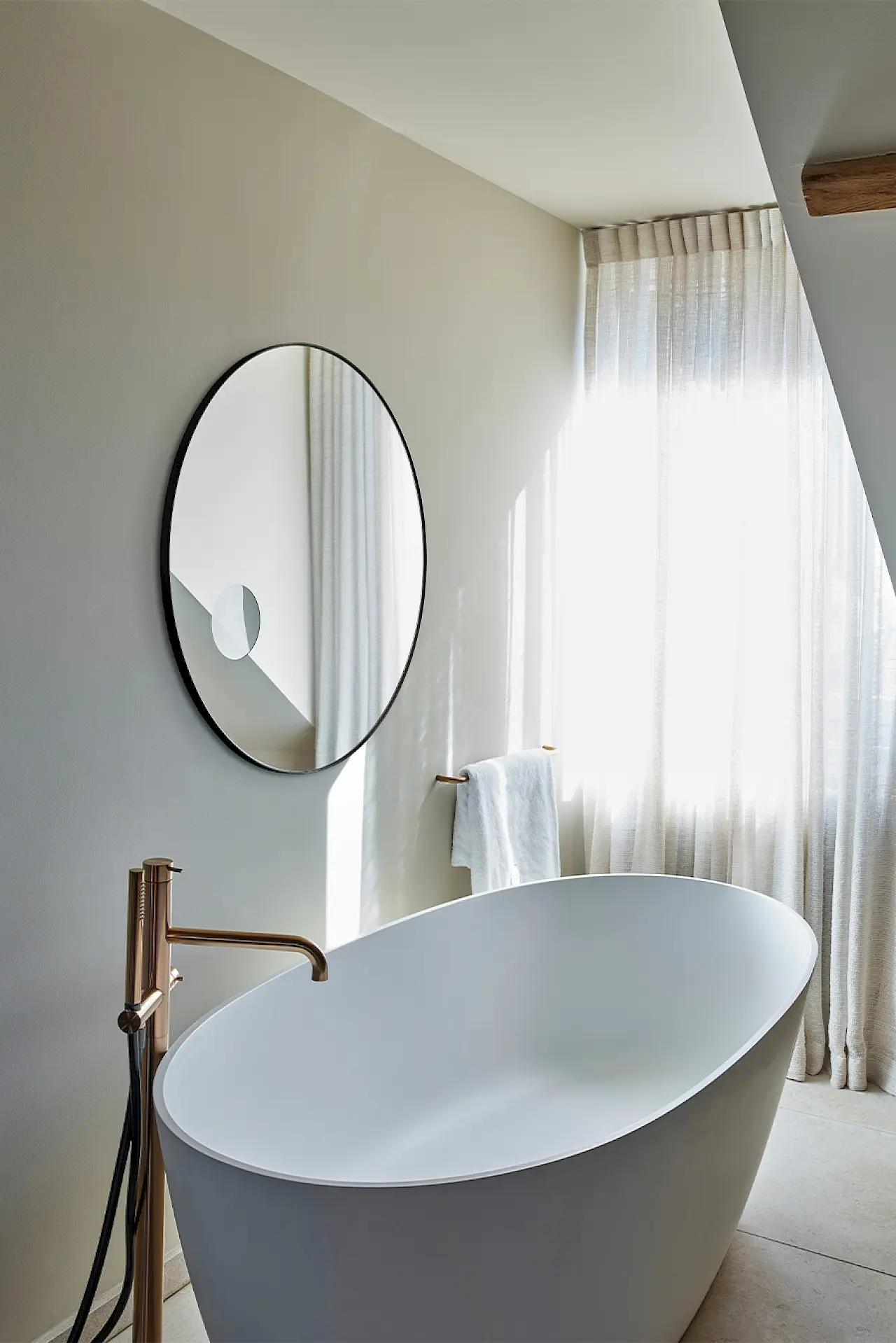 Hoop Zoom Black M by Deknudt Mirrors – Ansicht 2