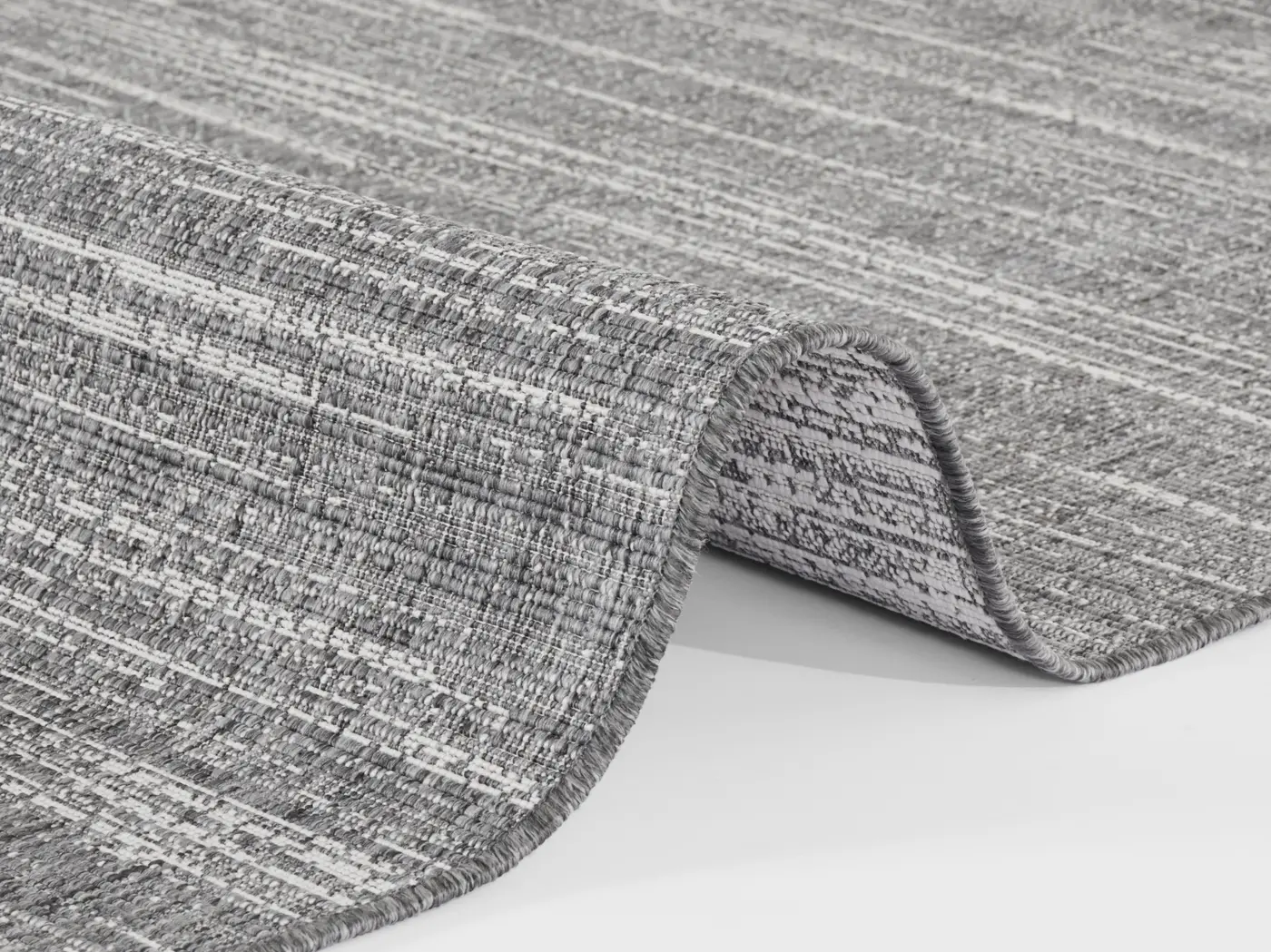 Elle Decoration Gemini In- & Outdoor Wendeteppich Mèlange Silber – Ansicht 3