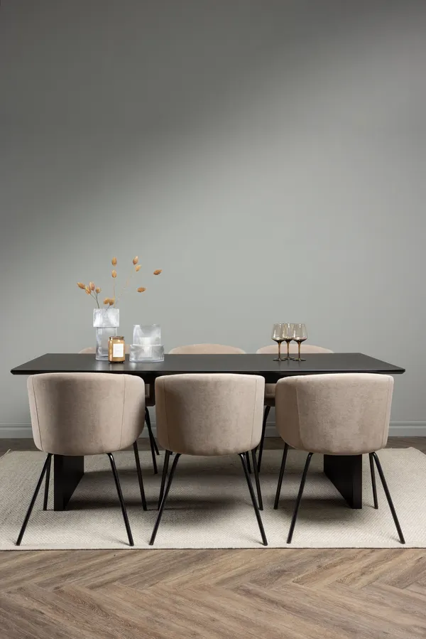 Esstischgarnitur Vail mit den Stühlen Berit