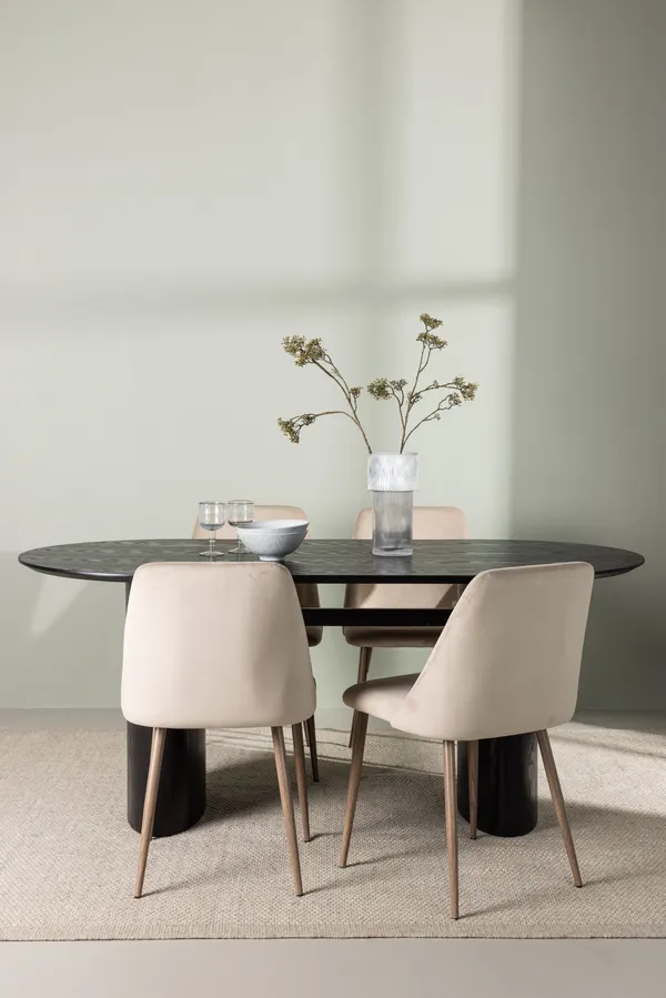 Esstischset Isolde mit den Stühlen Night