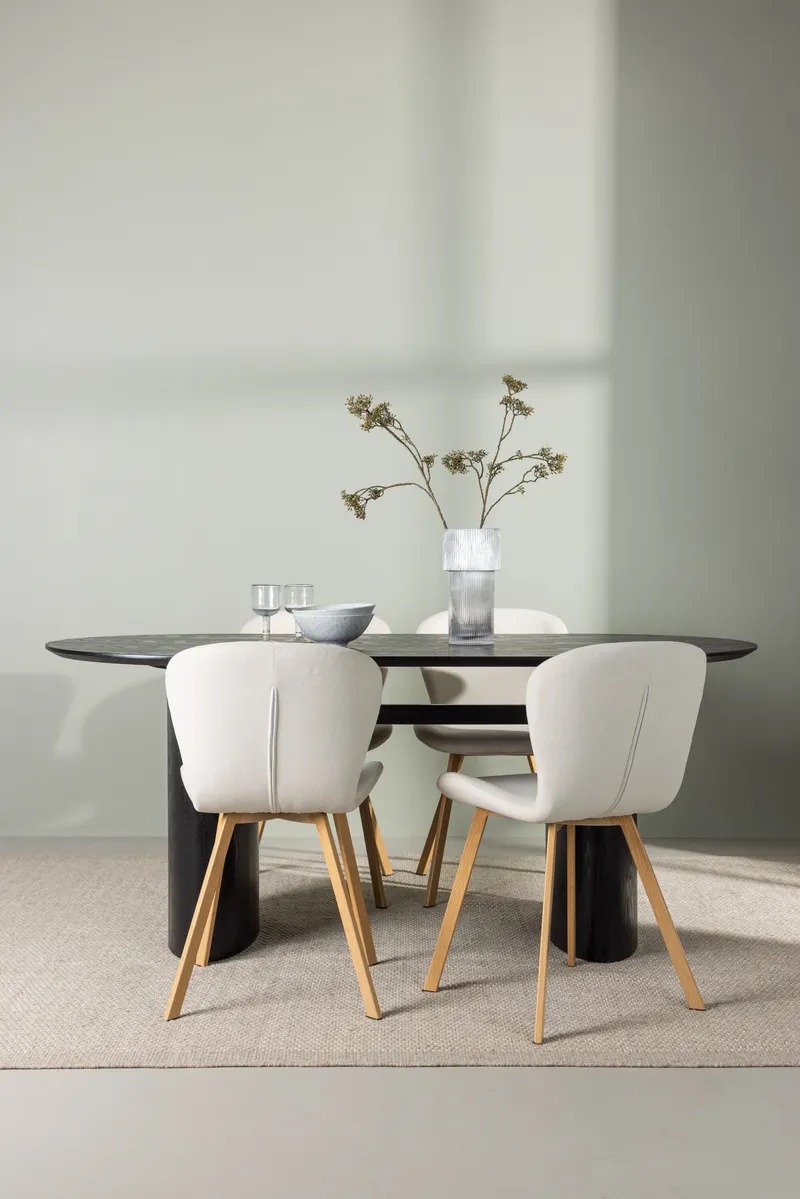 Esstischgarnitur Isolde mit den Stühlen Lilja