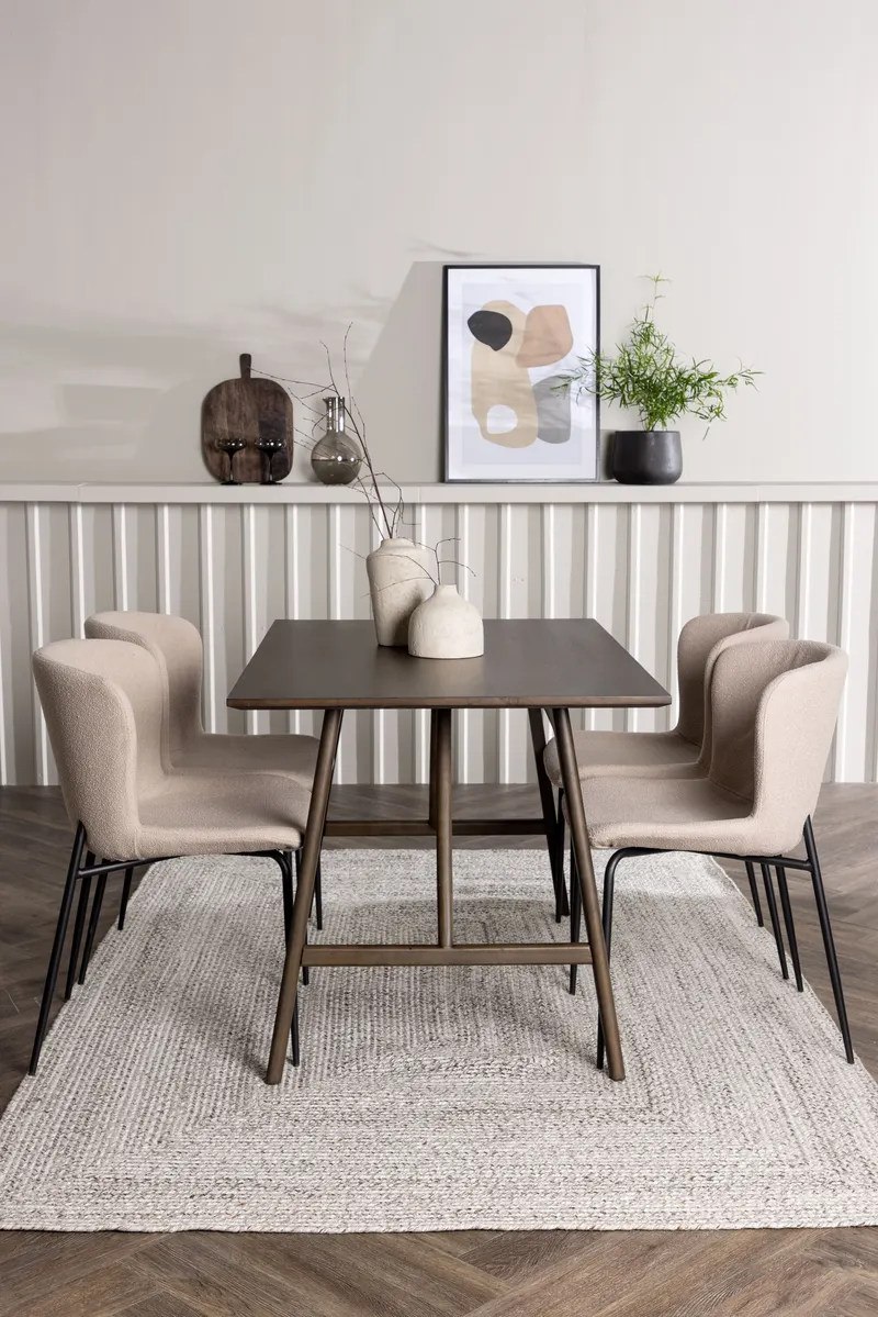 Esstischgarnitur Kaseindon mit den Stühlen Modesto