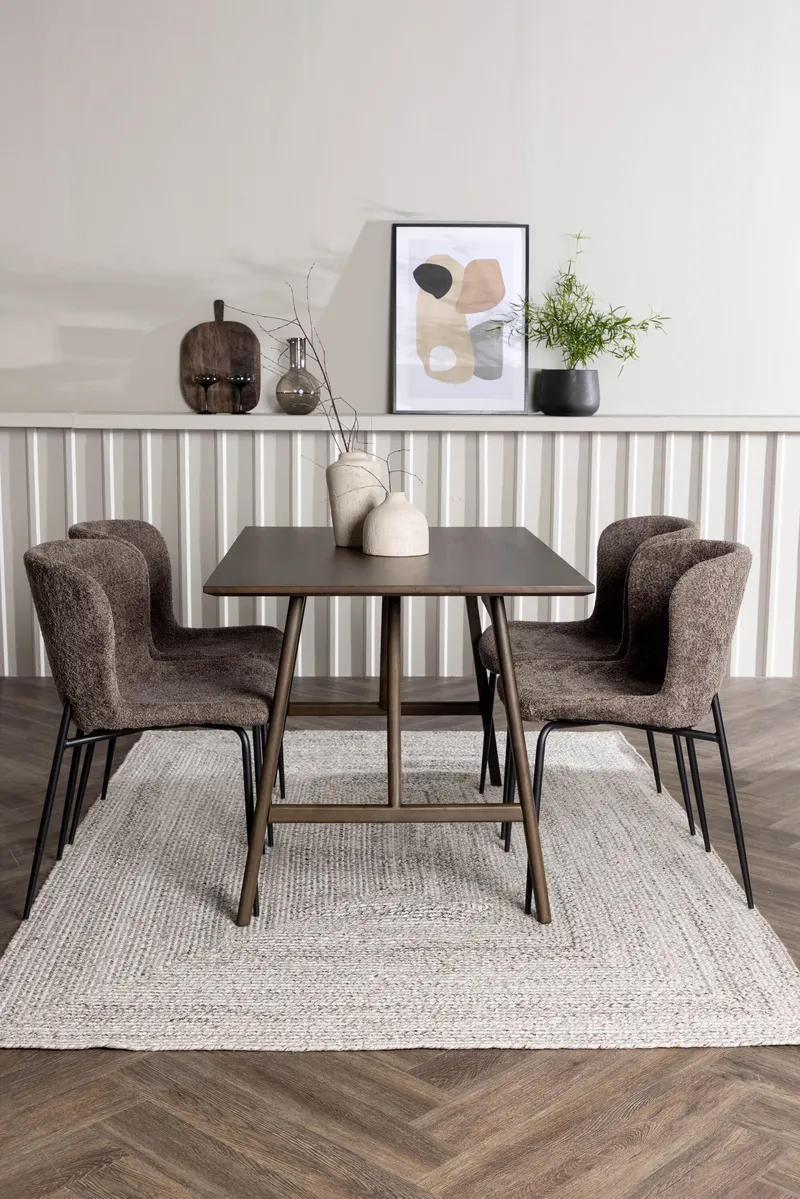 Esstischgarnitur Kaseindon mit den Stühlen Modesto