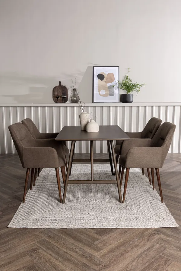 Esstischgarnitur Kaseindon mit den Stühlen Tomorrow