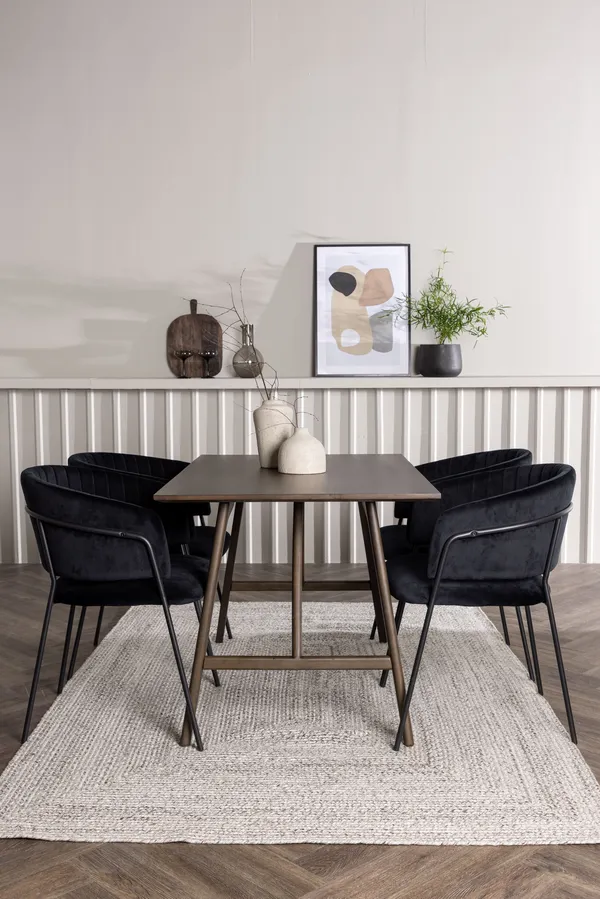 Esstischgarnitur Kaseindon mit den Stühlen Selma