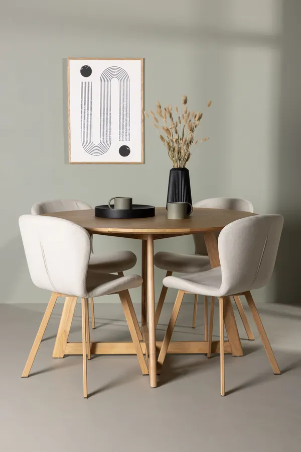 Esstischgarnitur Yadikon mit den Stühlen Lilja