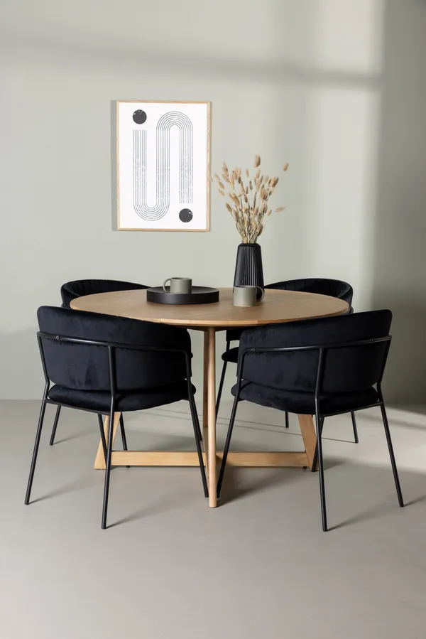 Esstischgarnitur Yadikon mit den Stühlen Selma