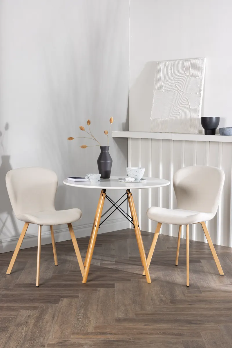 Esstischgarnitur Danburi mit den Stühlen Lilja